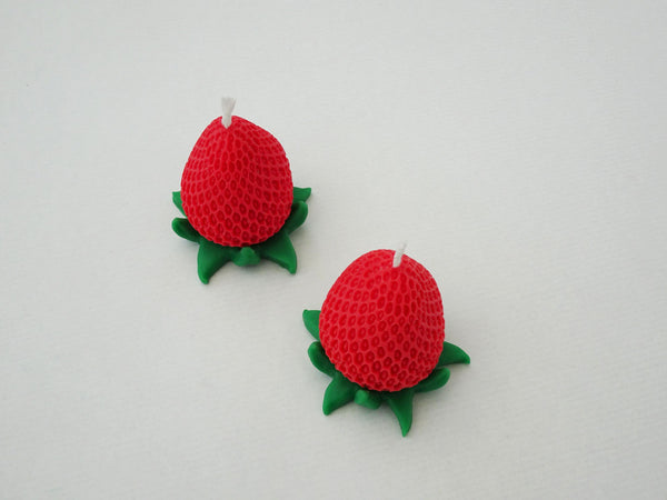 The Leafy Strawberry Candle - Set of 2