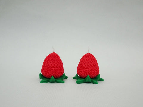 The Leafy Strawberry Candle - Set of 2